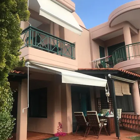בית נופש Four Seasons House ניקיטי