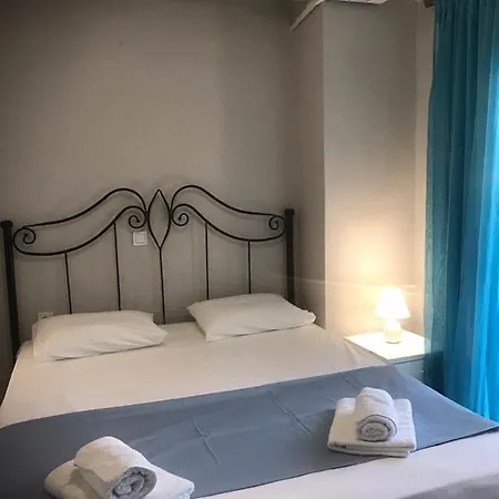 Four Seasons House * ניקיטי